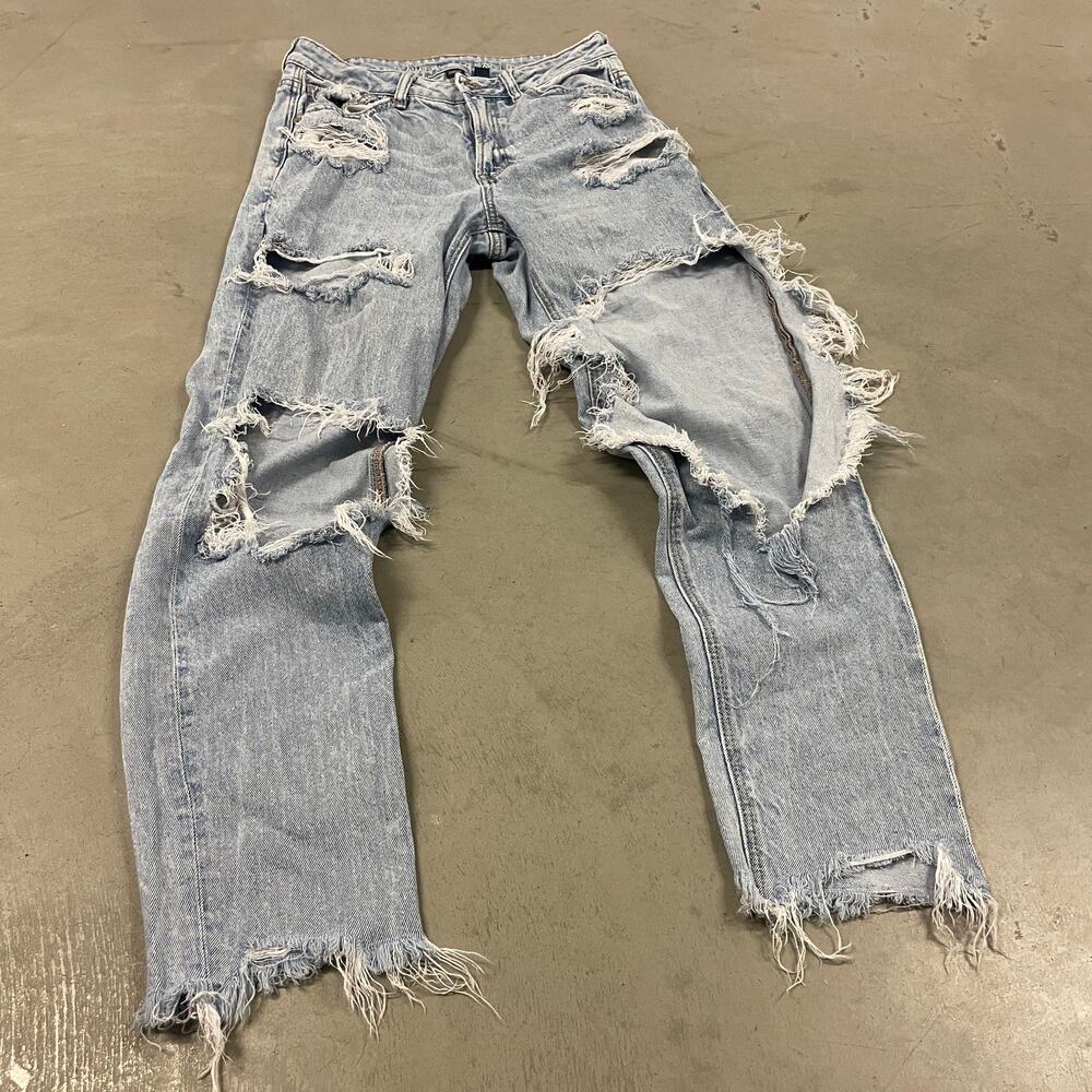 Y2K thrashed American Eagle baggy jeans 26x29